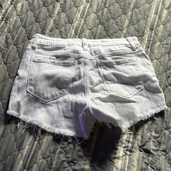 White highrise jean shorts - Picture 2 of 4